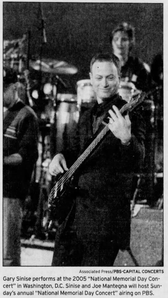 Gary Sinise performs at 2005 National Memorial Day Concert